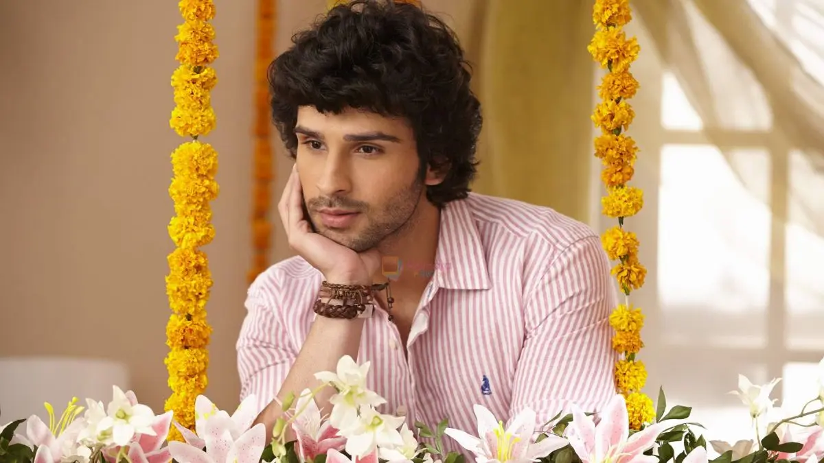 इस बॉलीवुड एक्टर न सिर्फ दो फिल्मों के बाद इंडस्ट्री छोड़ी, अब संभालते हैं 8533 करोड़ रुपए का कारोबार